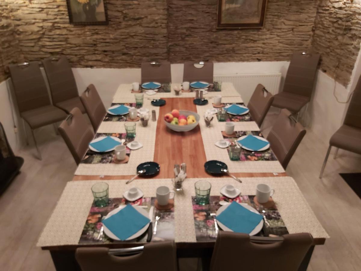 La Fermette Blanche Bed & Breakfast Nadrin