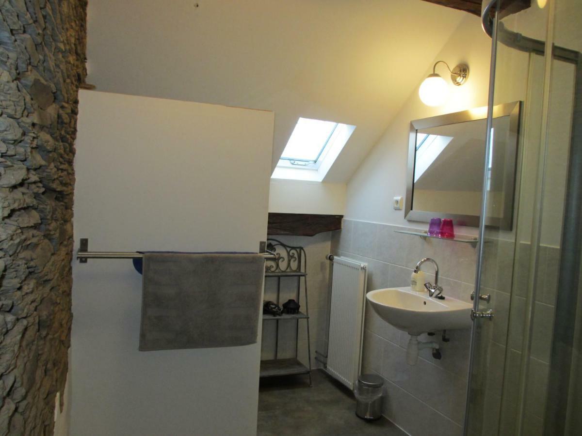 La Fermette Blanche Bed & Breakfast Nadrin